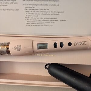 Lange Pink and Black Curling Wand